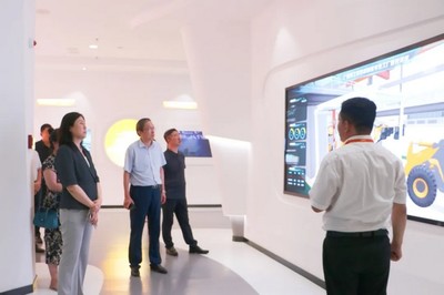 山東省商務廳副廳長王紅一行蒞臨捷瑞數(shù)字開展調(diào)研工作